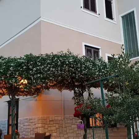 Apartments Maletic Pula Exterior photo